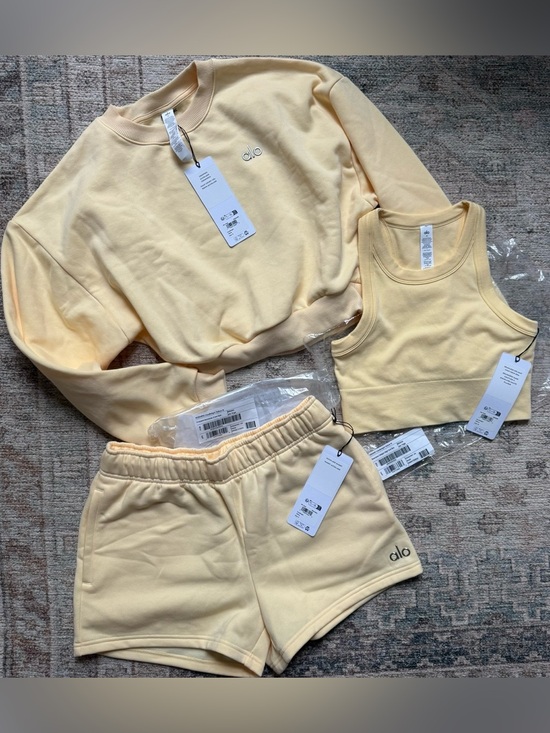ALO Yoga Other - ALO YOGA NWT CANDLELIGHT YELLOW cropped sweatshirt (M) shorts (S) tank (M)